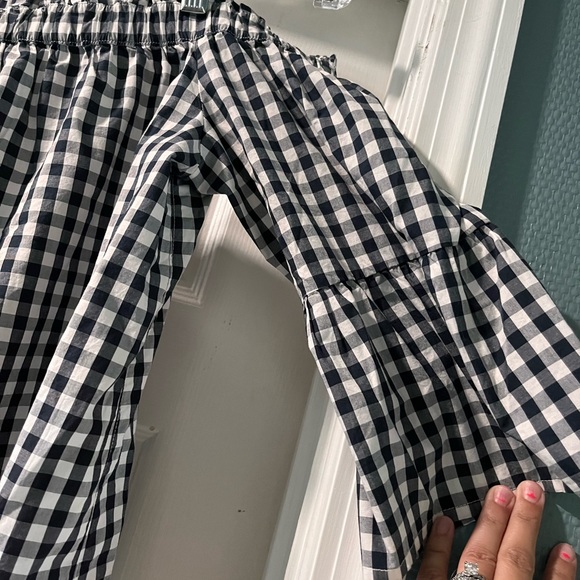 Abercrombie bell sleeve top - Picture 7 of 9